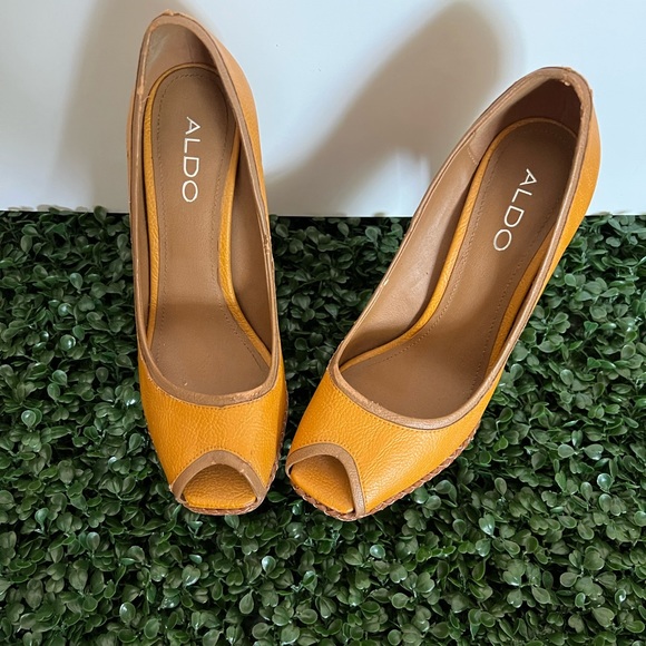 Yellow platform heels. Size 39. Great condition. - Picture 4 of 4